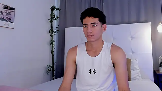 Alejo-and-Thiago online show from May 27, 12:35 pm