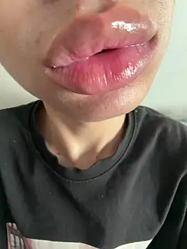 hotlips2026 online show from May 6, 2:17 pm