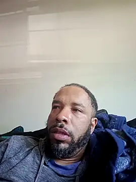 yoursexydaddy8181 online show from May 31, 1:43 pm