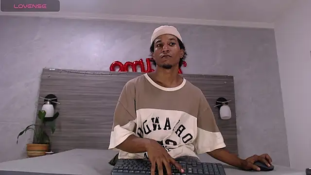 Dilan Hall online show from June 3, 9:42 pm