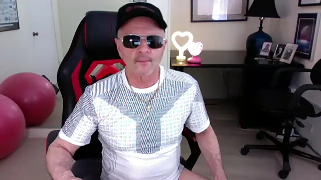 hotdadbod online show from March 15, 8:32 pm