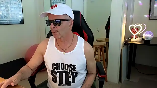 hotdadbod online show from January 2, 9:39 pm