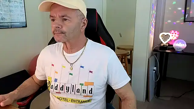 hotdadbod online show from January 22, 9:22 pm