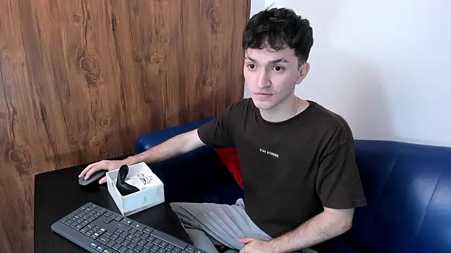 kavencastro online show from June 11, 3:26 am