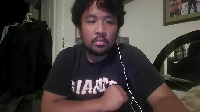 bigasianloads32 online show from May 19, 5:57 am