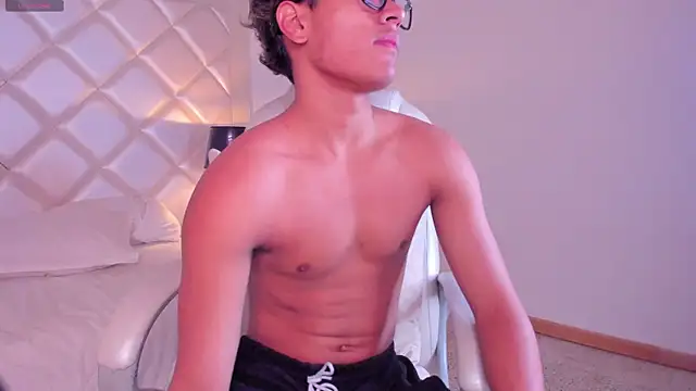 MarcoDeluxxe online show from May 27, 11:40 am