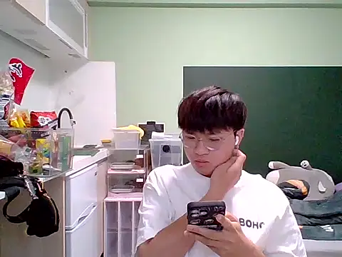 Yang 571 online show from June 8, 9:16 pm