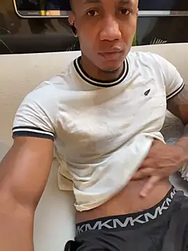 LoganVarela online show from July 8, 12:09 pm