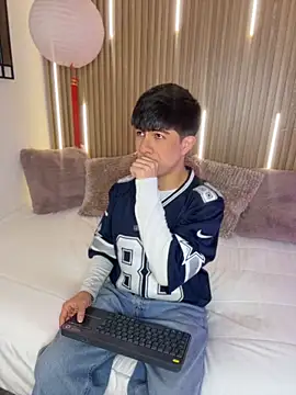 Mathyw Mont online show from June 21, 4:07 am