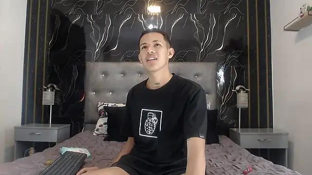 PhillipCoxx online show from June 10, 3:08 am
