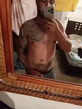 Juanluigui04 online show from June 29, 7:03 am