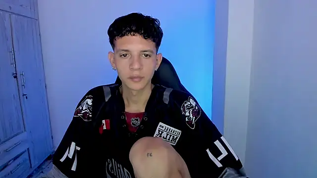 tylerrnova online show from July 2, 3:23 am