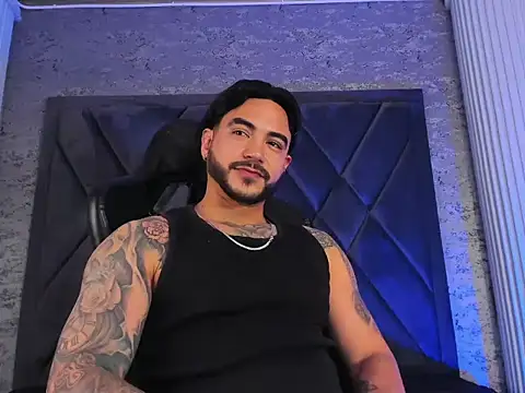 DanteDonovan  online show from July 8, 11:31 pm