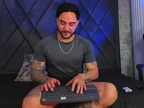 DanteDonovan  online show from July 9, 11:41 pm