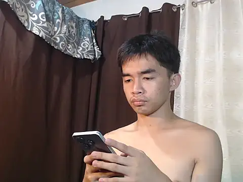HotNextDoor online show from July 7, 6:47 am
