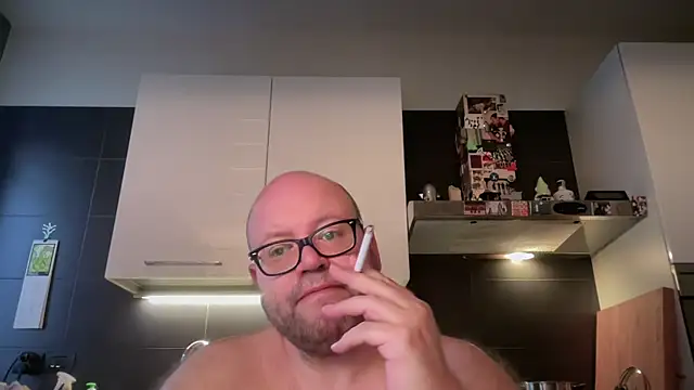 theitalianbear online show from May 29, 3:38 am