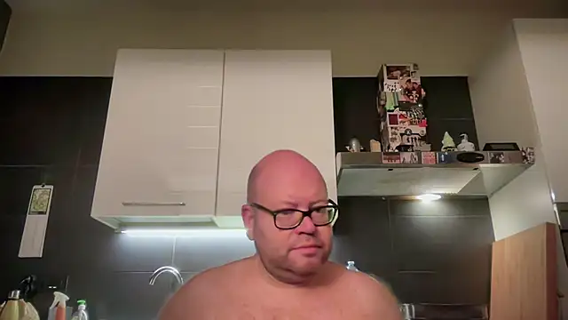 theitalianbear online show from May 28, 2:20 am