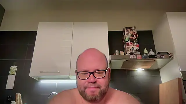 theitalianbear online show from May 11, 7:33 pm