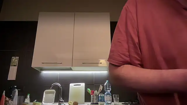 theitalianbear online show from May 16, 12:08 am