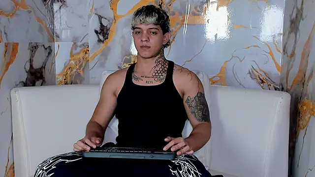 Noah  Browm online show from August 1, 7:35 pm