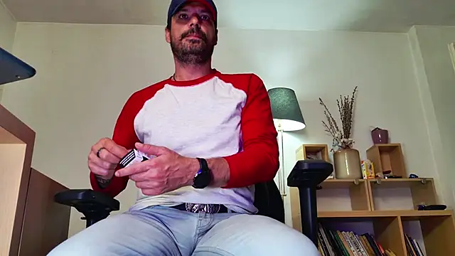 ChrisKox online show from May 8, 7:25 pm