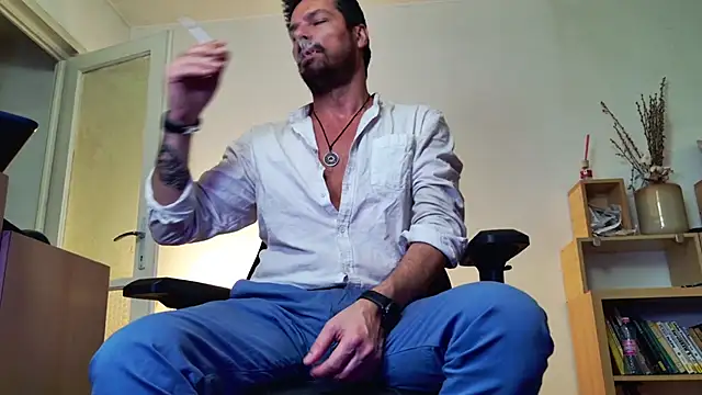 ChrisKox online show from April 28, 5:39 pm