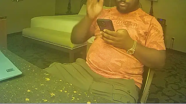 StudMuffin702 online show from March 2, 4:23 am