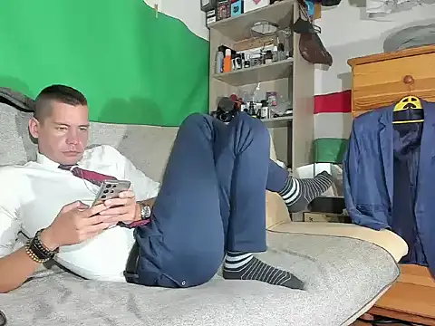 viraglaci18xh online show from October 7, 6:56 pm