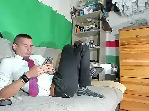 viraglaci18xh online show from October 5, 4:11 pm