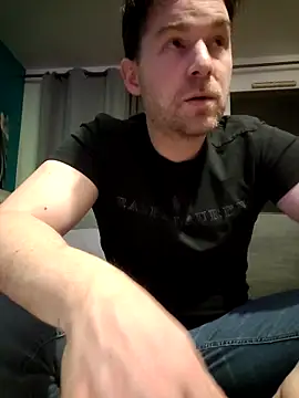 Snapshot of tom_sauwer chatting on March 3, 11:01 pm tom sauwer online show from March 3, 11:01 pm