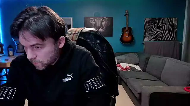 Snapshot of tom_sauwer chatting on December 22, 9:09 pm tom sauwer online show from December 22, 9:09 pm