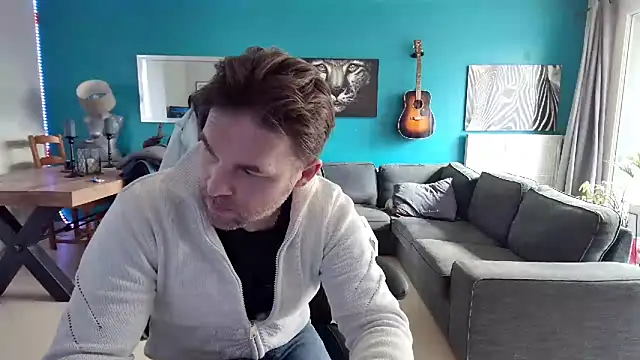 Snapshot of tom_sauwer chatting on March 4, 11:40 am tom sauwer online show from March 4, 11:40 am