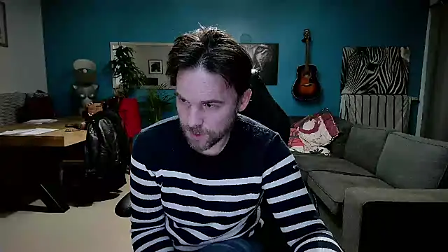 Snapshot of tom_sauwer chatting on December 11, 7:32 am tom sauwer online show from December 11, 7:32 am