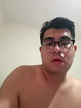 Snapshot of Moisesgtz04 chatting on September 17, 2:12 am Moisesgtz04 online show from September 17, 2:12 am