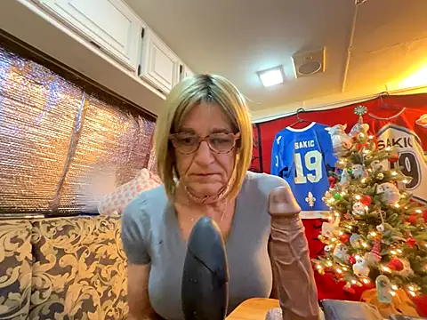 MichaelaGurl online show from December 4, 6:33 am