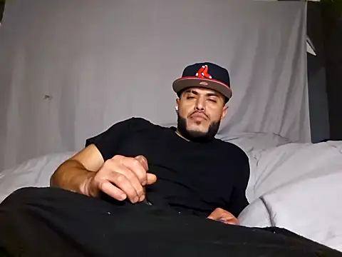 gardy8585 online show from January 7, 2:27 pm