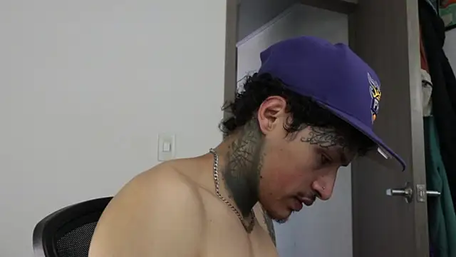 trieone online show from September 9, 8:19 pm