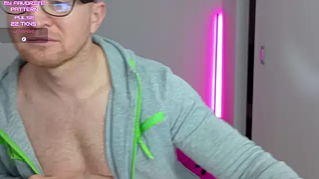 kevintyler69 online show from May 29, 1:59 am