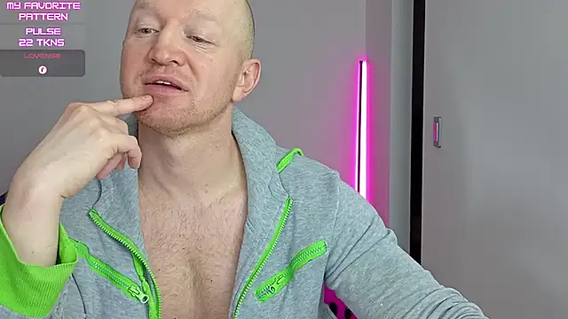 kevintyler69 online show from May 18, 1:46 am