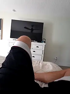 couple211 online show from April 17, 3:04 pm