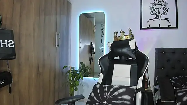 AlanNaughty online show from February 10, 11:20 pm