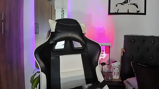 AlanNaughty online show from January 10, 1:00 am