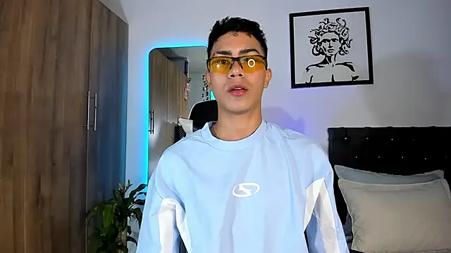 AlanNaughty online show from April 15, 11:59 pm