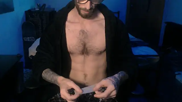 SexxxyLouis online show from December 31, 9:10 am