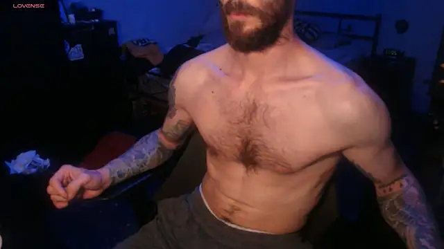 SexxxyLouis online show from September 29, 6:15 pm