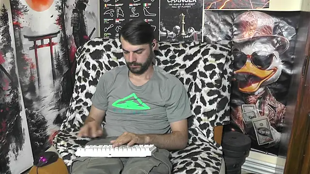 00george online show from April 13, 7:25 pm