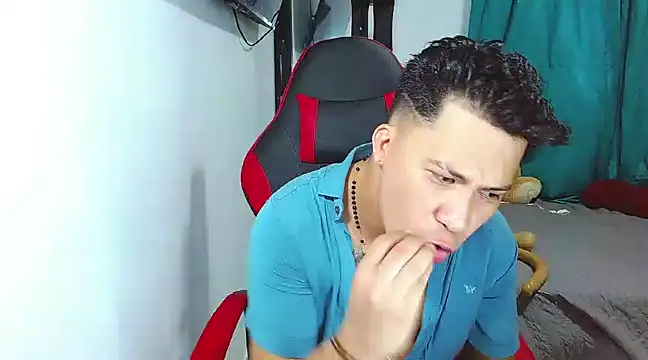 boyhot23x online show from December 31, 3:34 am