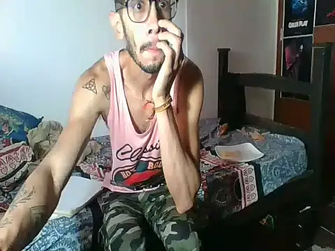 alisterxxx online show from December 5, 11:38 am