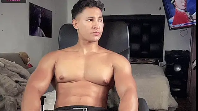 Snapshot of BenjaminCooperk chatting on September 22, 7:35 pm BenjaminCooperk online show from September 22, 7:35 pm