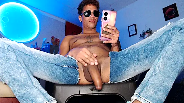 Snapshot of Slim_dirty_hot_ chatting on September 14, 12:23 am Slim dirty hot online show from September 14, 12:23 am